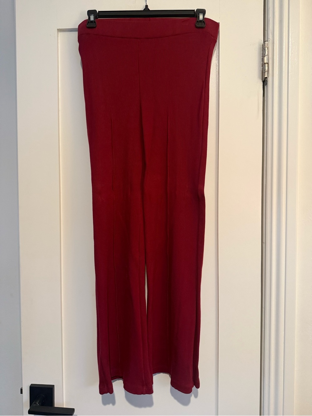 DONNI. Wide-Leg Knit Pants in Burgundy Red